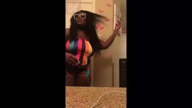 Ms - Sexy Ebony Twerking & Jerking Off To Her Own Page On Instagram